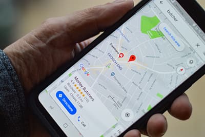 Apple Maps vs Google Maps: Mana yang Lebih Unggul?
